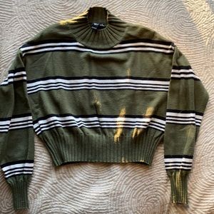 Cropped green sweater